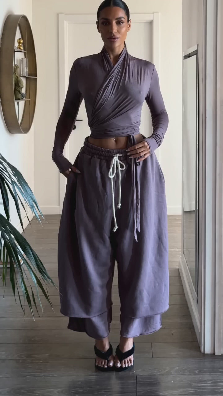 Wide-Leg Cropped Sweatpants