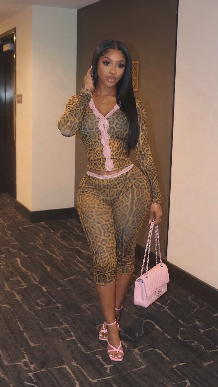 Lace-Combo Leopard Top & Capri Pants Set